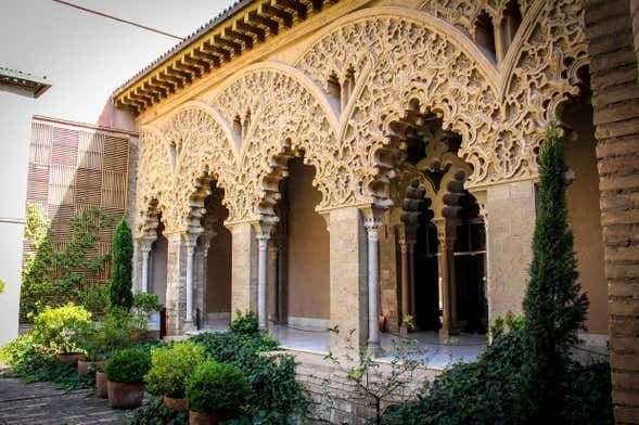 Visita guiada por el palacio de la Aljafería